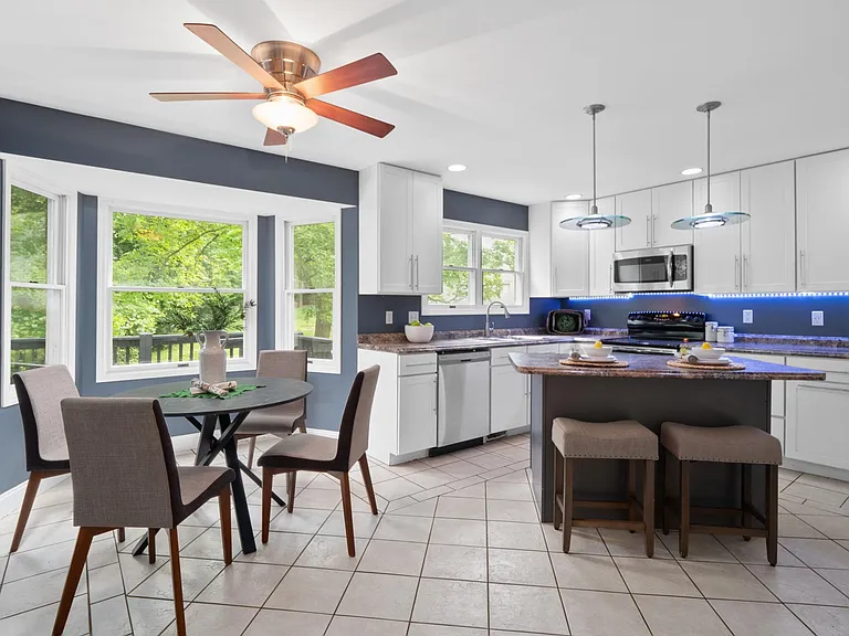 2122 Park Forest Dr — Photo 5