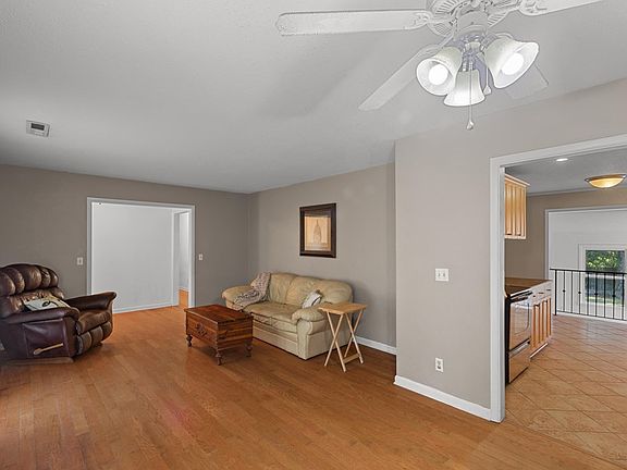 4th image of 1204 Buena Vista Dr
