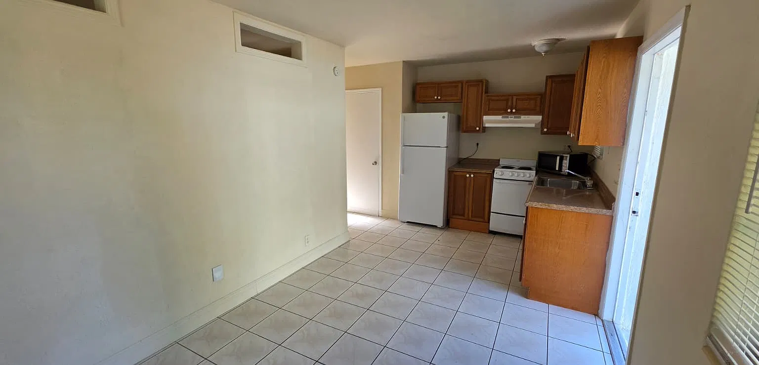 N 16th Ct, Hollywood — Photo 1