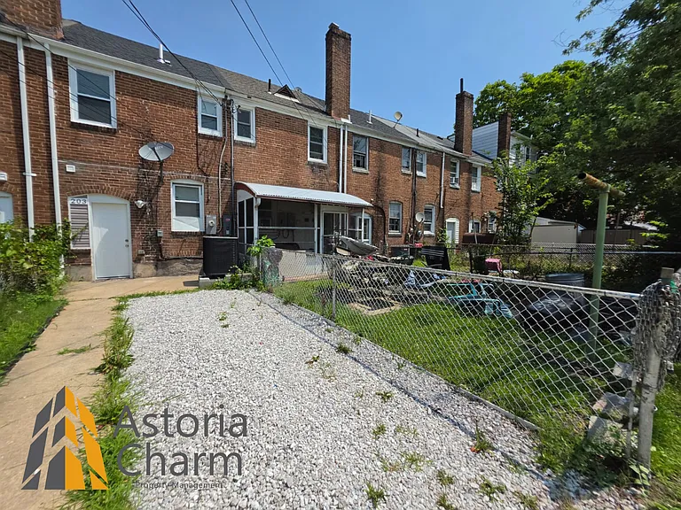 203 Chestnut St — Photo 8