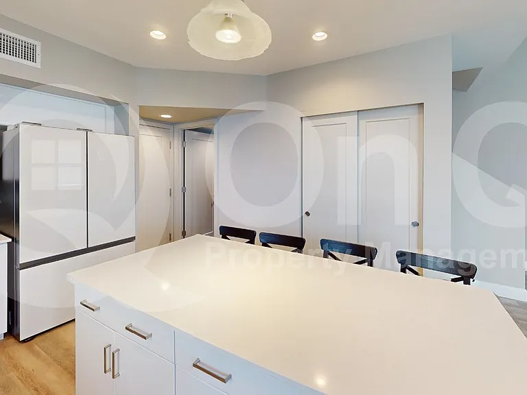 865 E Park Modern Dr — Photo 6