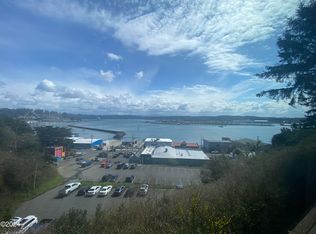 1212 SW Lee St APT 6, Newport, OR 97365