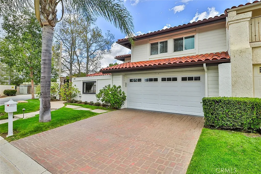 4 bed, 2672 sqft, $7,500 — Photo 3