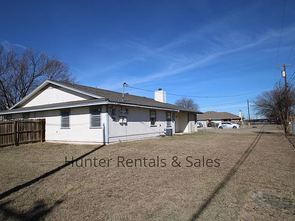 3rd image of 1902 Sagebrush Dr #B