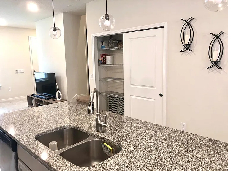 2674 Mead Ave — Photo 14