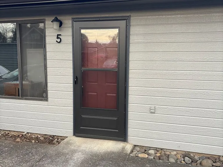 237 SE Clay St — Photo 11