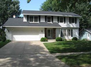 3740 Willowood Ave, Marion, IA 52302