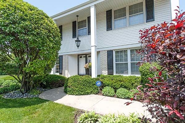 1st image of 200 Park Ln