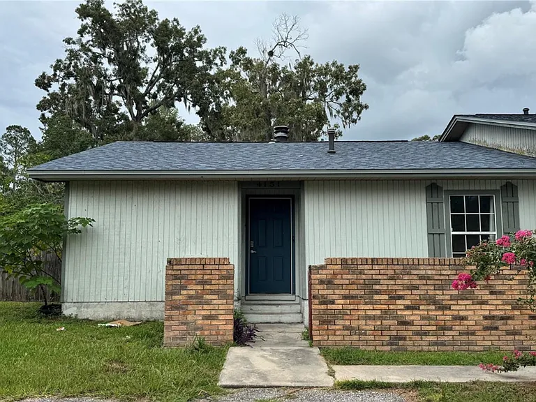 4151 SE 21st Ct — Photo 1