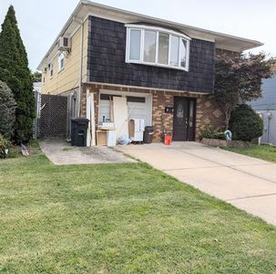 33 Deserre Ave, Staten Island, NY, 10312