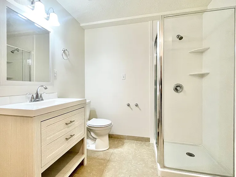 617 E Orangewood Ln — Photo 30
