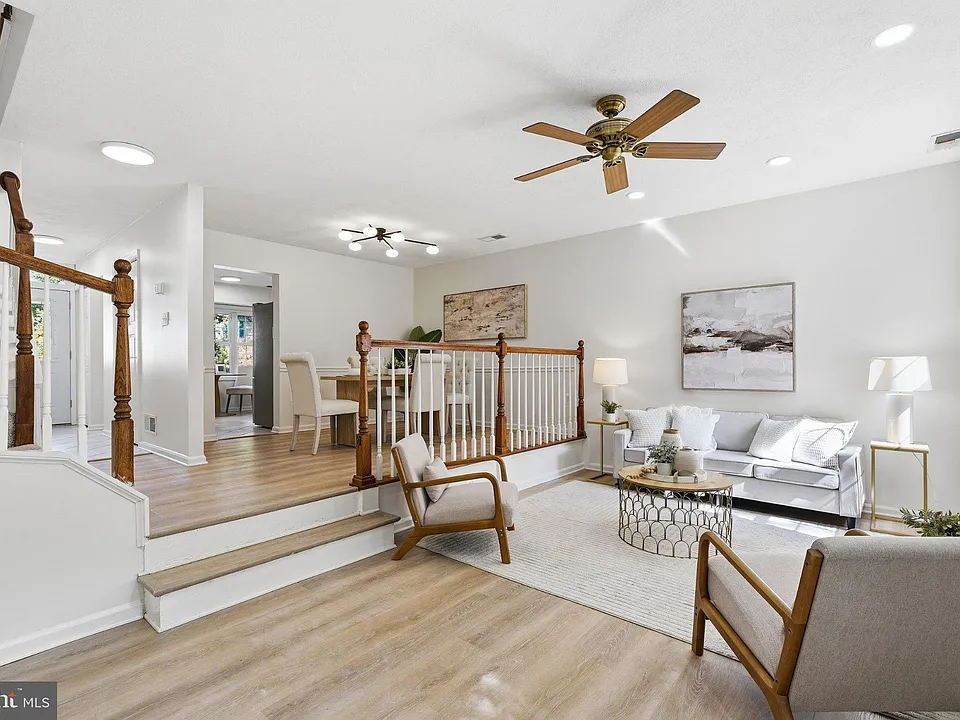 9943 Capperton Dr