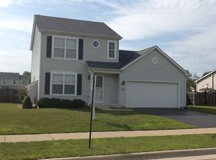 1039 Hunters Ridge Dr, Genoa City, WI 53128