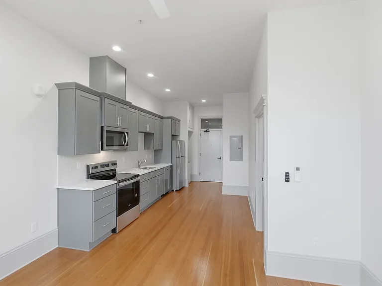 455 Court St NE #204 — Photo 5