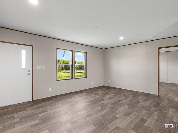 5th image of 12586 Reaves Rd