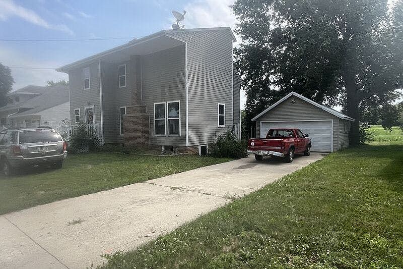 1st image of 221 S Dewey St
