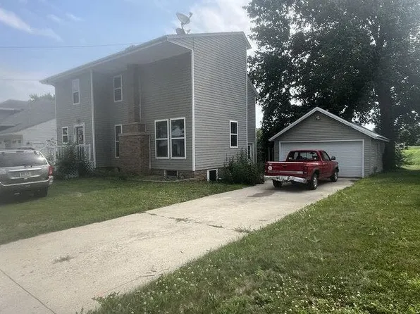 221 S Dewey St, Odebolt, IA 51458