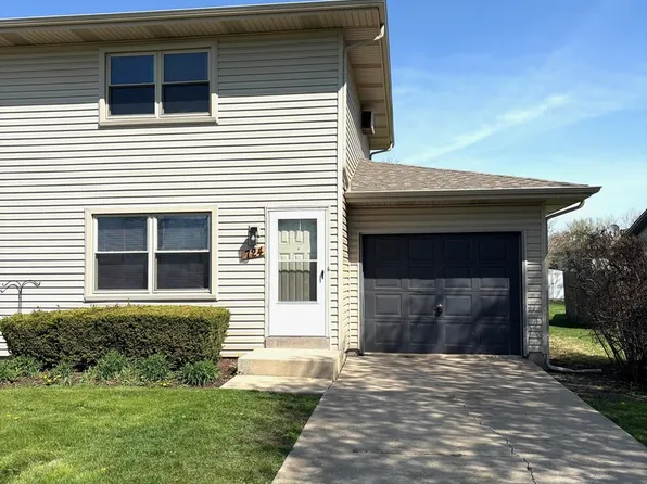 724 Oakton Rd, Montgomery, IL 60538