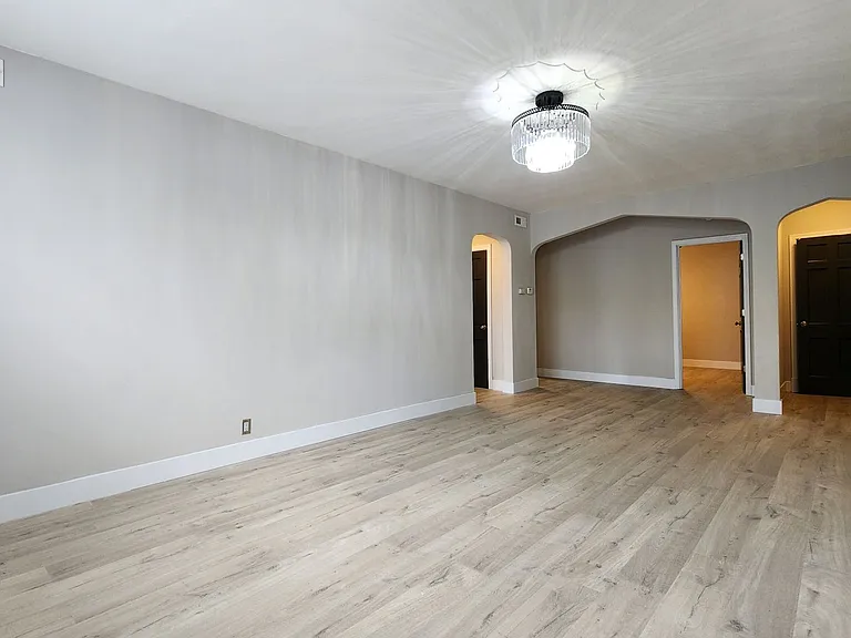 7512 Cromwell — Photo 3