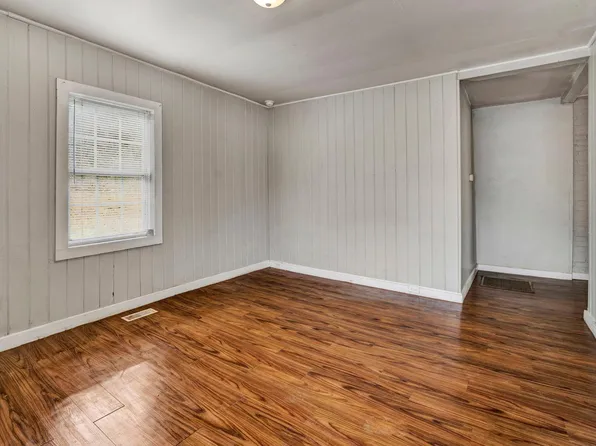 26 Happy Ave, Greenville, SC 29609