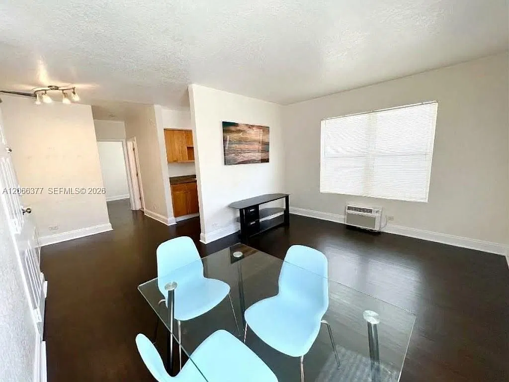 Harding Avenue Condo — Photo 2