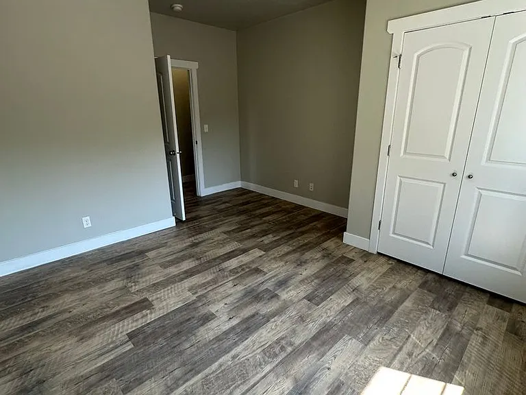 Creekside Oaks Apartments — Photo 35
