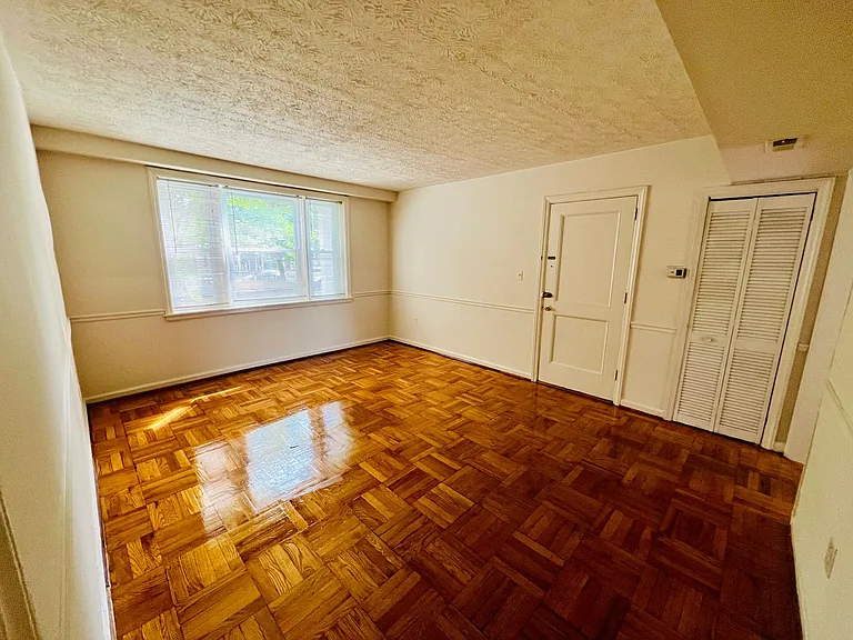 2702 Kensington Avenue — Photo 26