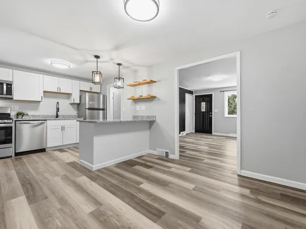 133 Phyllis Dr, Pittsburgh, PA 15235