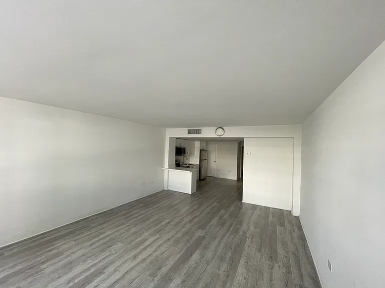 801 Brickell Bay Dr #463 — Photo 6