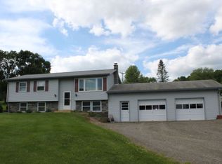 1405 Round Top Rd, Athens, PA 18810