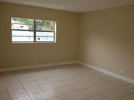 4th image of 626 SW 14th Ave APT 106