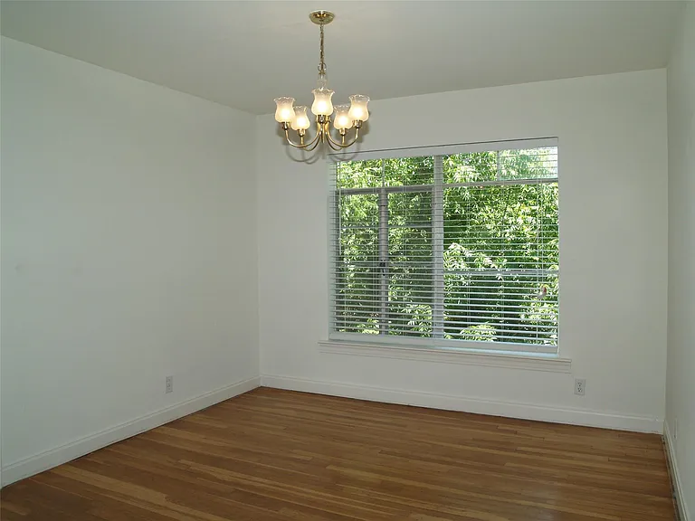 3206 Tom Green St #G — Photo 3
