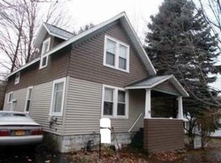 82 Center St, Fredonia, NY