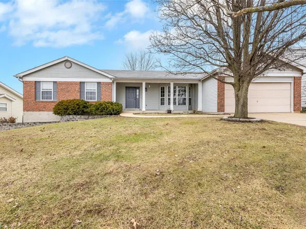 262 Brougham Dr, O'Fallon, MO 63368