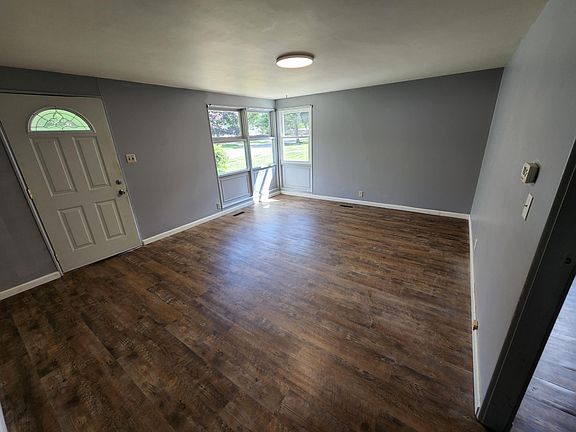 3rd image of 435 Chamberlin Dr