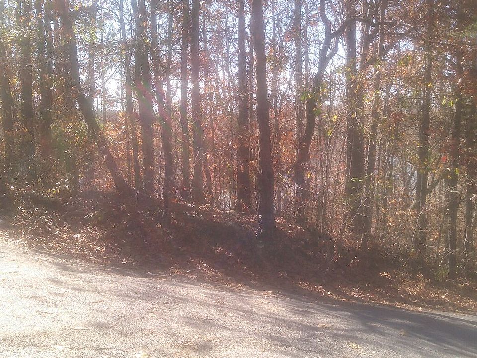 1st image of Lakeview Dr