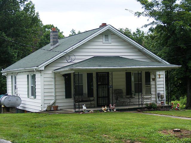 1st image of 570 Henry St