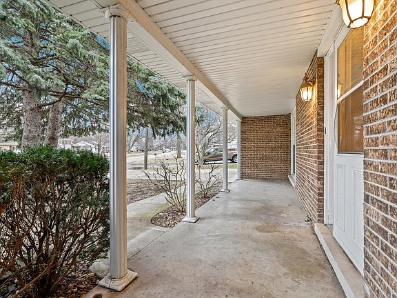 3rd image of 456 Ohio Rd