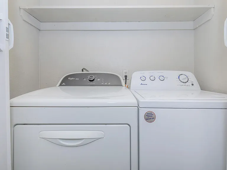 Lincoln Glens Apartments — Photo 57