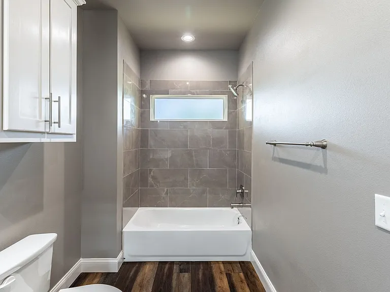 2409 Bois D Arc St — Photo 40