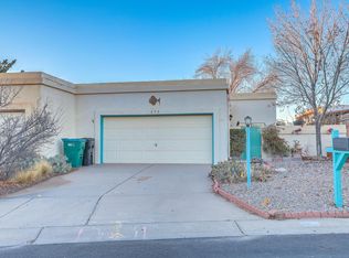 692 Lakeview Cir SE, Rio Rancho, NM 87124