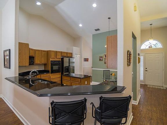 5th image of 2351 Bagdad Ave
