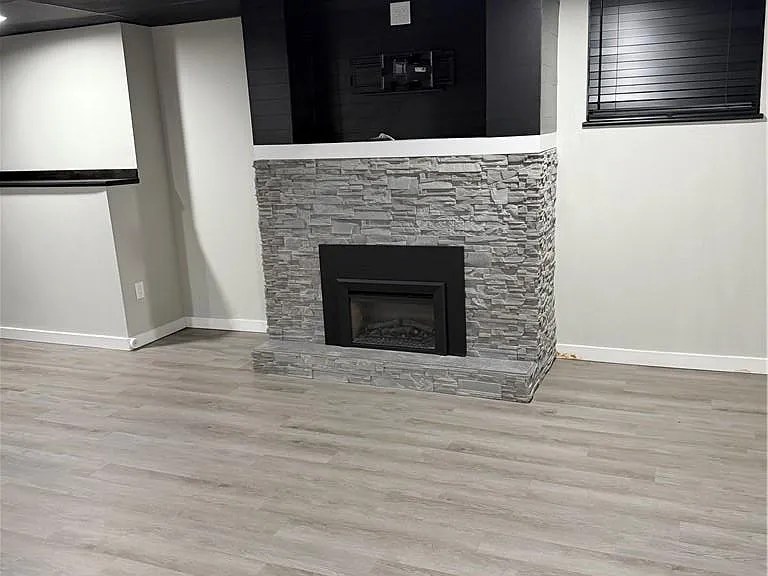4345 Frontenac Dr — Photo 38