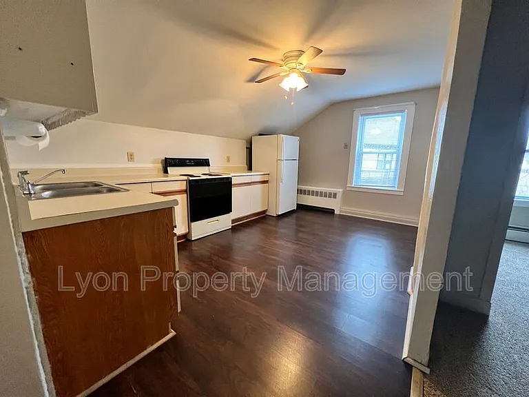 30-39 Laurel Hill Ave #39B — Photo 2