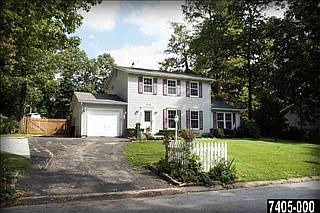 1st image of 25 Woodland Dr