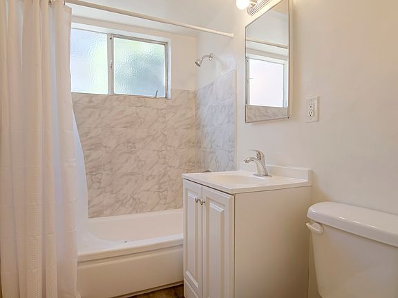 5th image of 123 W Acacia Ave APT 16