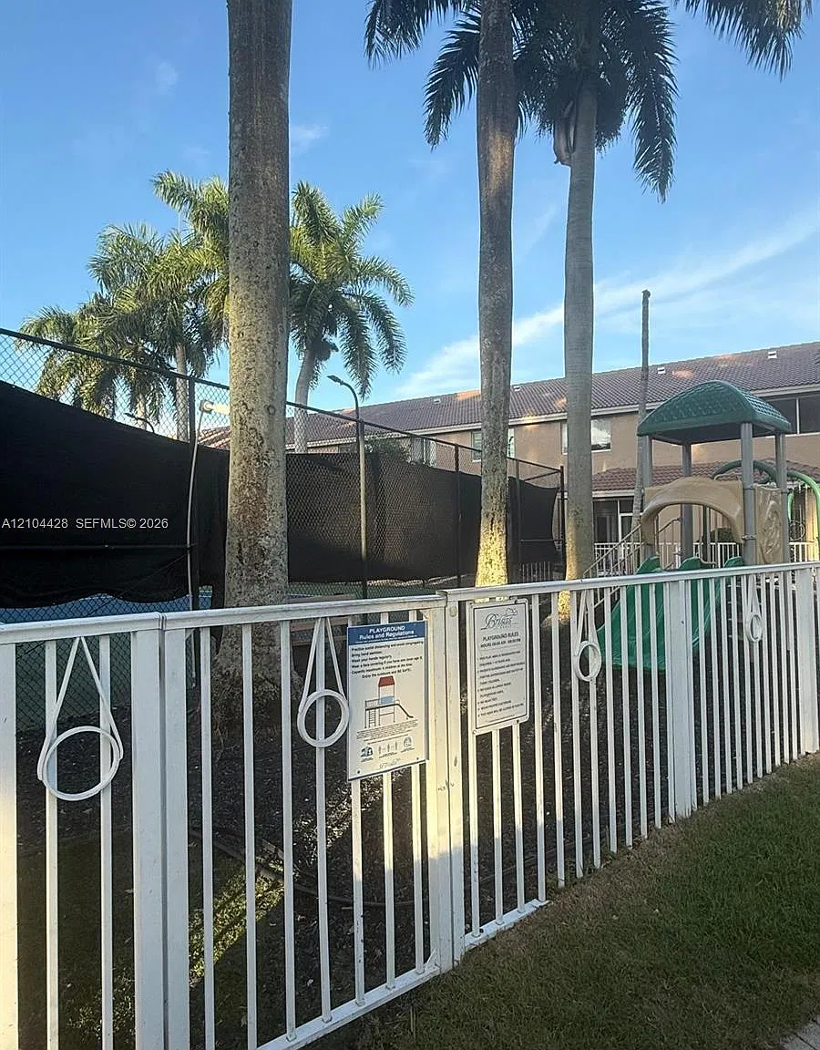 Las Brisas At Doral — Photo 3