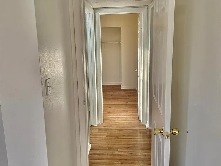 265 SW 11th Ave — Photo 9