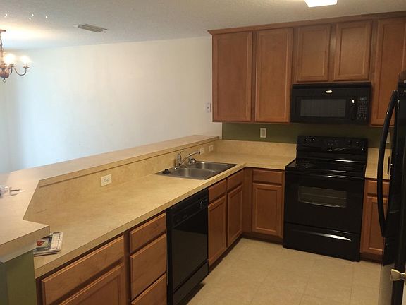 3rd image of 844 S Black Cherry Dr