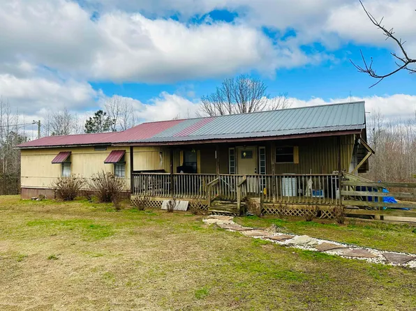 8251 Old Stage Rd, Selmer, TN 38375